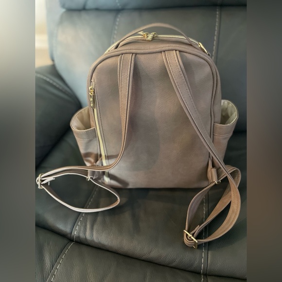 Itzy ritzy mini diaper bag taupe - Picture 3 of 5